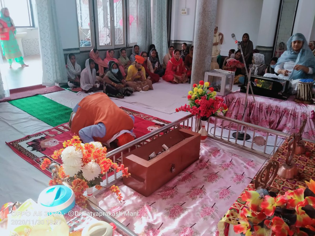 spmt1963's tweet photo. आज गुरु नानकदेव जी की जयंती के अवसर पर देवरिया गुरुद्वारा जाने का सुअवसर प्राप्त हुआ। https://t.co/Mklo1uxX8x