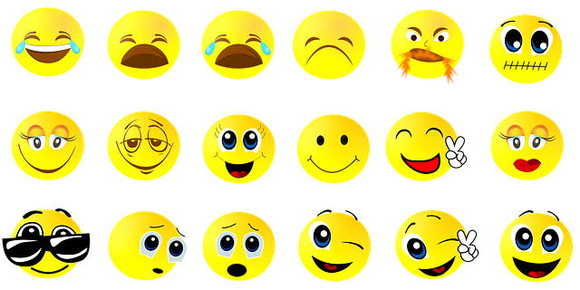 Radio “El Candil” aborda en esta ocasión el tema de la inteligencia emocional. Seis alumnas de 1º ESO D, coordinadas por Soledad Blanco, nos explican “qué es la inteligencia emocional”. #radioedu <a href="/RadioEdu/">RadioEdu</a> <a href="/CPRNavalmoral/">CPR  Navalmoral</a> radioedu.educarex.es/radioelcandil/…