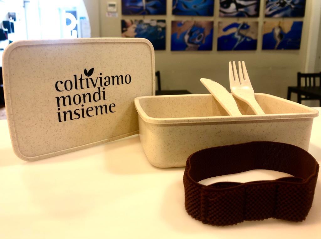 OltreSpazio's tweet photo. 4/7
#regalisolidali di #OltreSpazio per #Natale2020 
✅ portapranzo con posate in bambù https://t.co/BzRjIoOje4