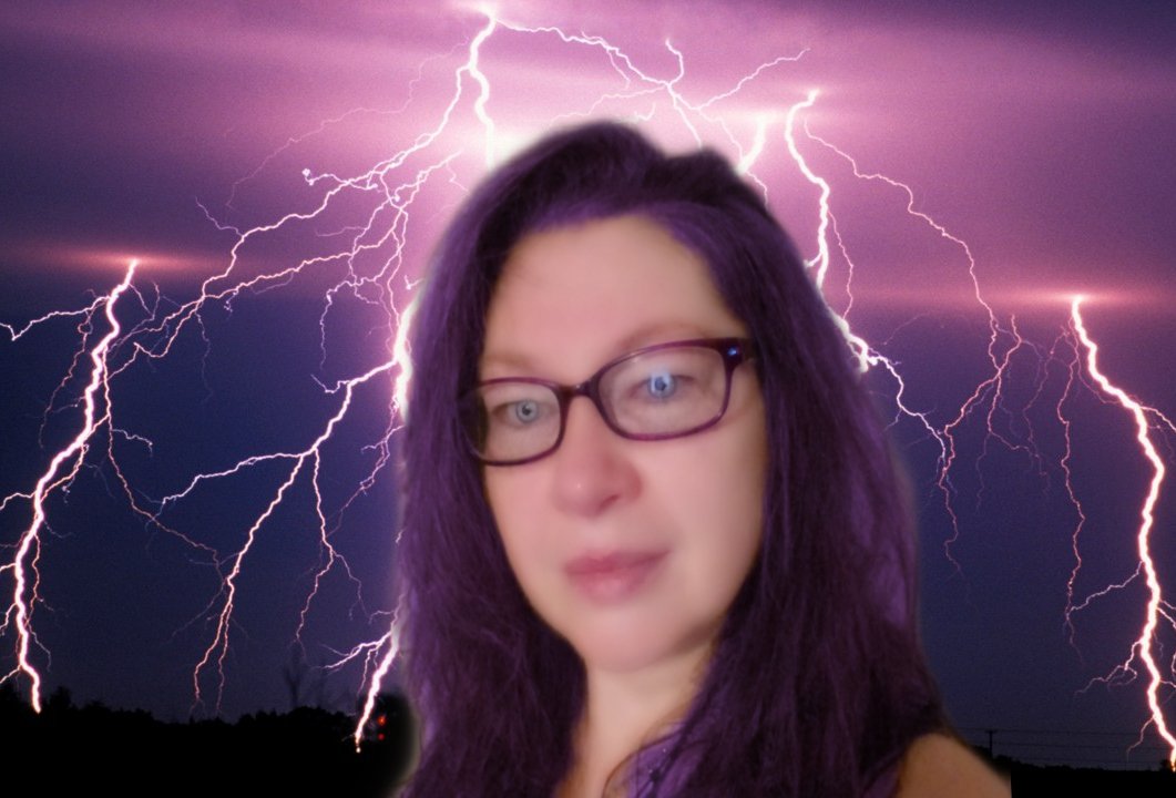 toriarobbo's tweet photo. Yes, I have been messing around with my picture enhancer app! New kind of selfie lol 😂 #lightning #selfie #pictureenhancer #rockchick #gothicgirl #glasses #nerd #wrestlingfan #paranormalfan #AEWfan #impactfan #vickyannrobinson https://t.co/9HDV5eBsH9