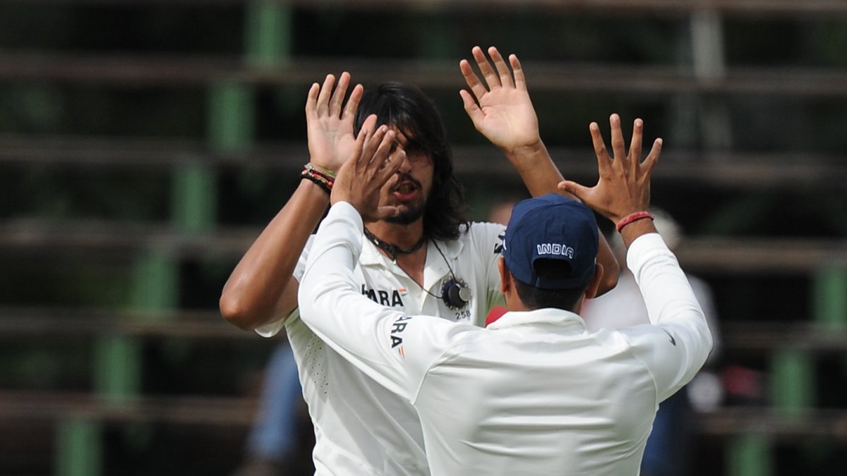weRcricket's tweet photo. When did Team 🇮🇳 last play a Test without both @ImRo45 and @ImIshant? This and more such lovely statistical queries in this week's #StatsBurst which the one and only @mohanstatsman has all the answers to. #Cricket #Stats #Weekly #AUSvsIND
👉 https://t.co/VG10t7k0lP https://t.co/bhA1q1WzMi