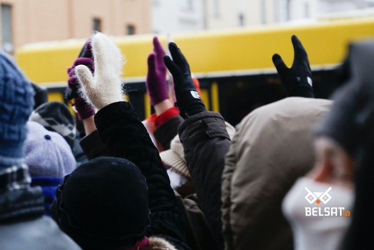 VoicesBelarus's tweet photo. Pictures from today’s #MarchOfSeniors in #Minsk
Part 1
Poster “#ImGoingOut”
Source @Belsat_Eng
#Belarus #StandWithBelarus https://t.co/mGzkNVco2X