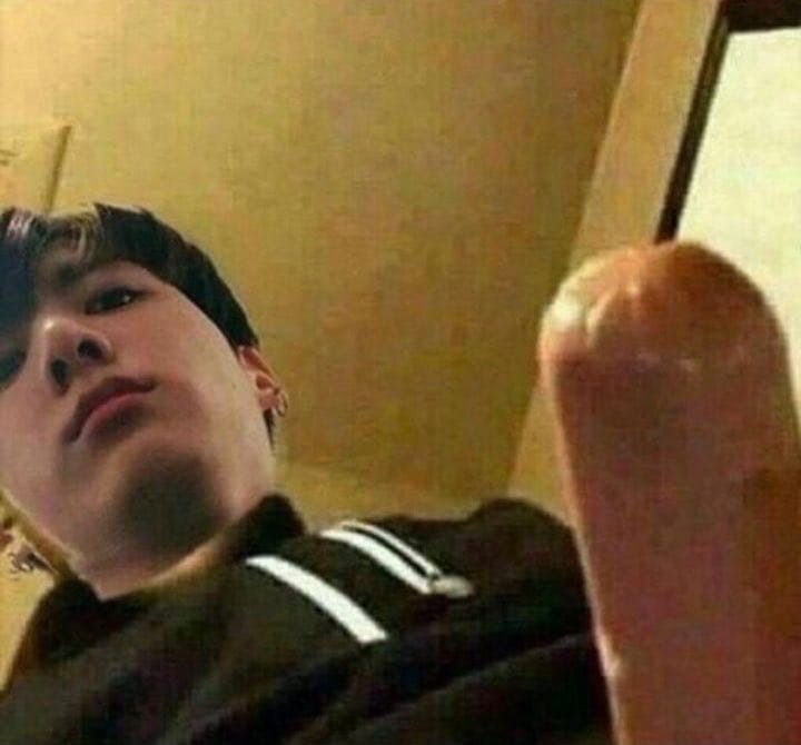 JungKook__Daddy's tweet photo. Хочищь маю сасиську? https://t.co/XCuuNeqDD3