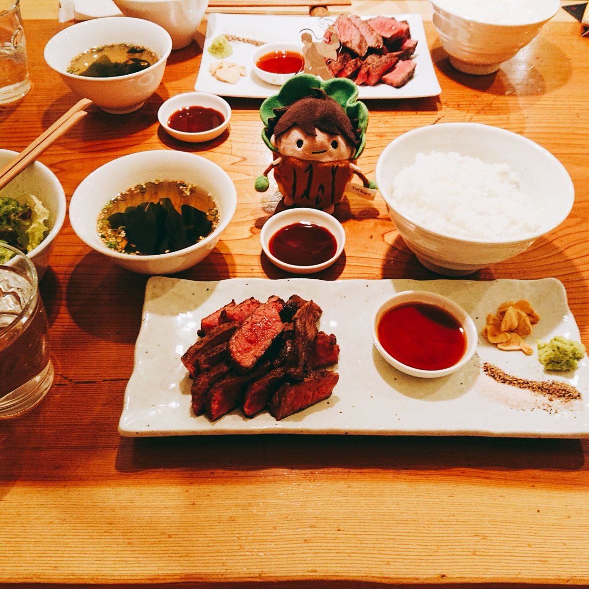 マイマイと遊んできたー✨お肉のお店、めちゃ美味しいし親切やったからまた行きたいなぁ🥰
おみやもらったり布教してもらったりお絵描きしたり、たーのしー🐈️
伊達組描いてもらっちゃったー、嬉しい🥰 