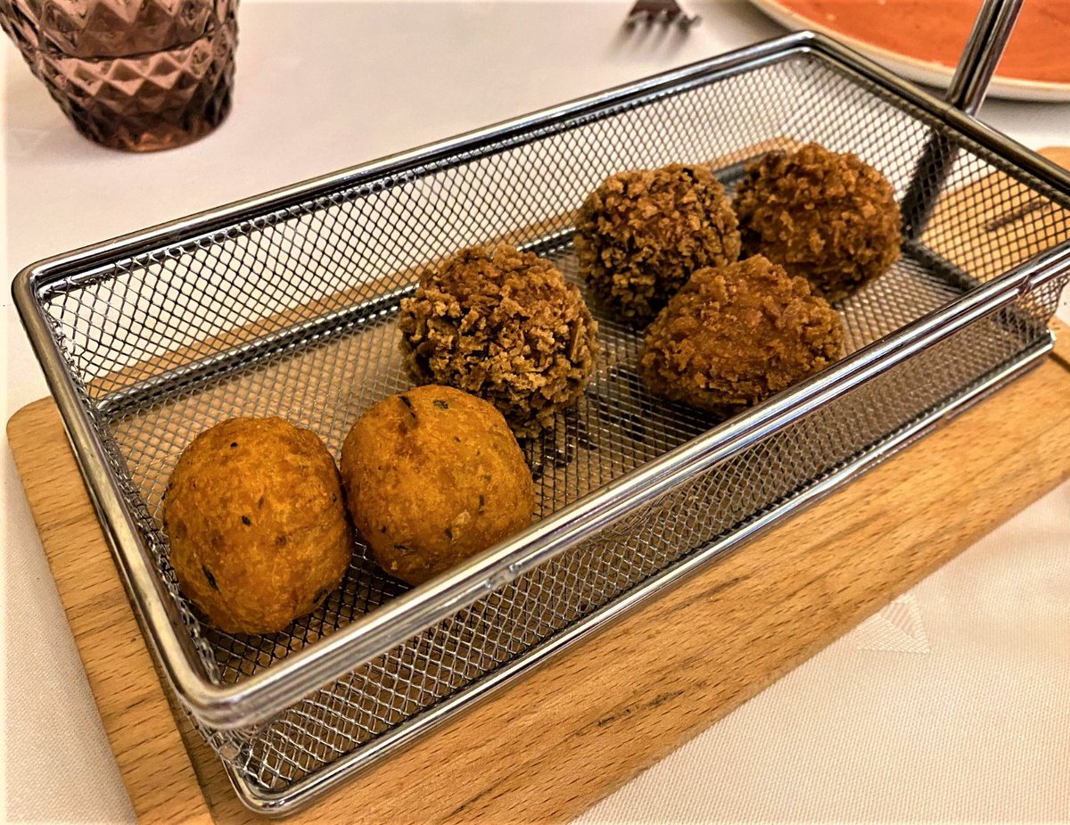 RenoirGuides's tweet photo. #Alacant An amazing bike ride and #menudeldia in the mountains near #Alcoy at
#VentaSantJordi #Alcoi #alicante
#embutido y cabra de queso
#croquetas de #bacalao y #jamón y #queso
#ensaldarusa
#solomilo
#cheesecake and a home made #coffee #flan https://t.co/2EyapkRw1R