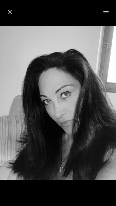 Morning my darlings . I hope your all well. Just logged on to https://t.co/UZfph7aqmq... https://t.co/s5dZiNy3r8