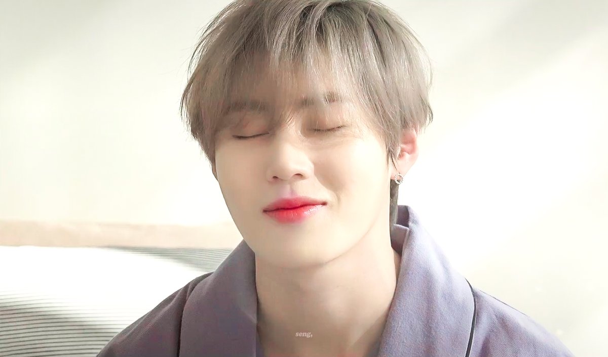 always_SENG's tweet photo. 💜🤍

#하성운 #HASUNGWOON @gooreumseng https://t.co/sRqqB8x5sm