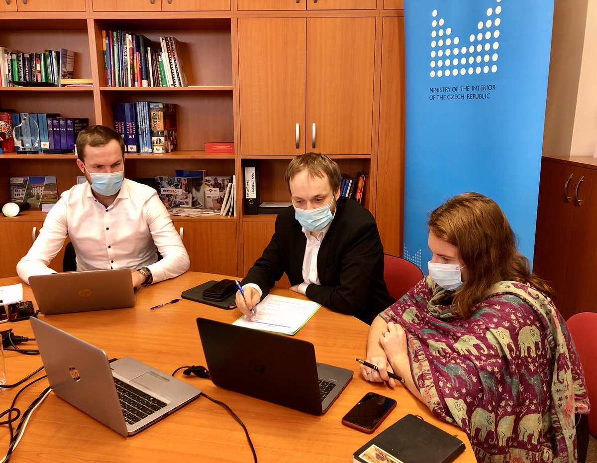 1. celoevropské jednání o budoucnosti #Schengen: „Naší prioritou musí být bezpečnost 🇨🇿 a 🇪🇺 obyvatel. Proto chceme lepší ochranu vnějších hranic, prevenci nekontrolovatelné migrace mimo #EU a efektivní sdílení informací,“ říká náměstek ministra vnitra J.Kulhánek. #SchengenForum https://t.co/ftXlLnmBEq