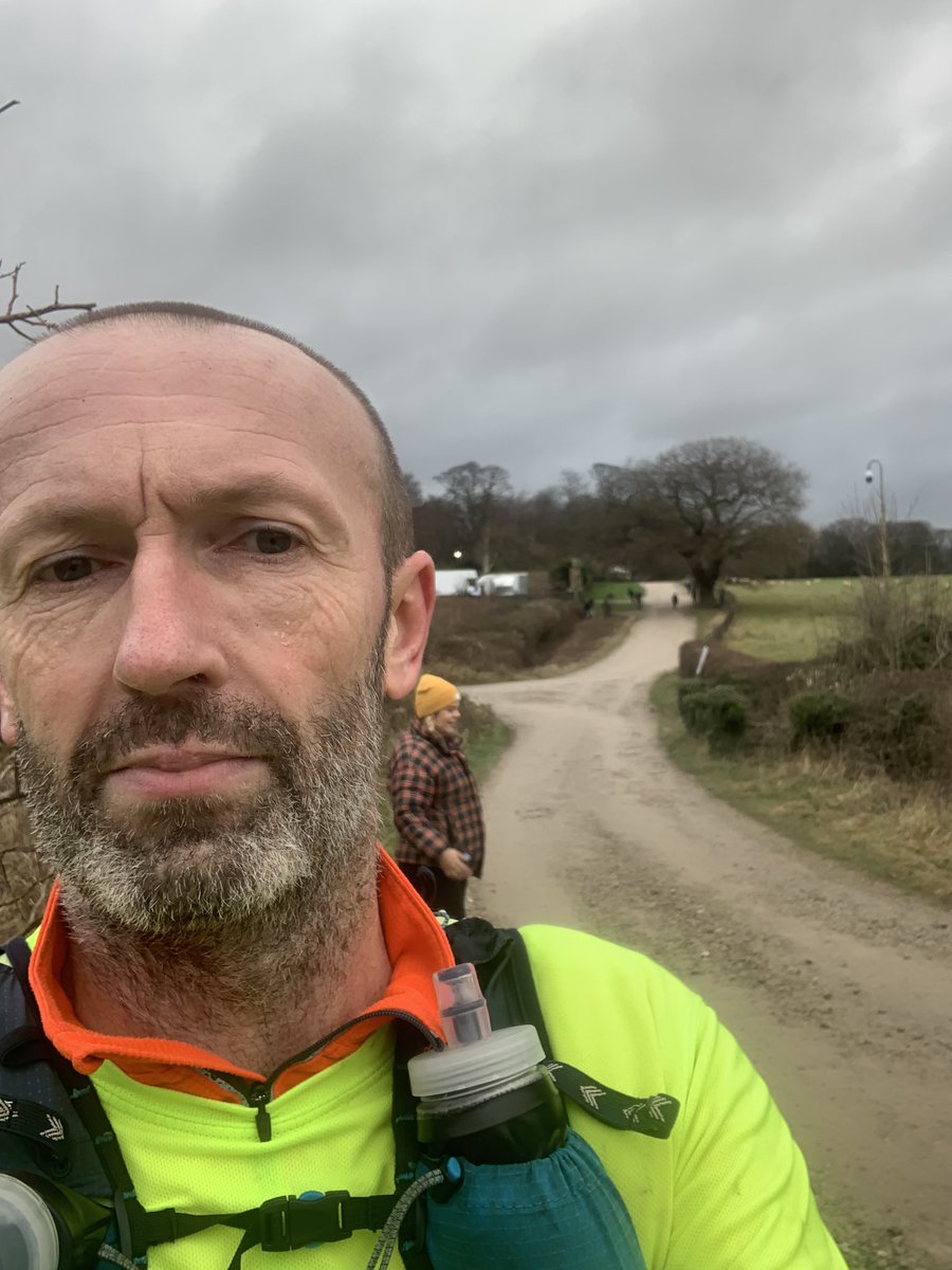 dave214mc's tweet photo. 50km and halfway round the #Leedscountryway a little breather watching the stars of @emmerdale do their stuff ๐ฌ https://t.co/da0RtLTqOU