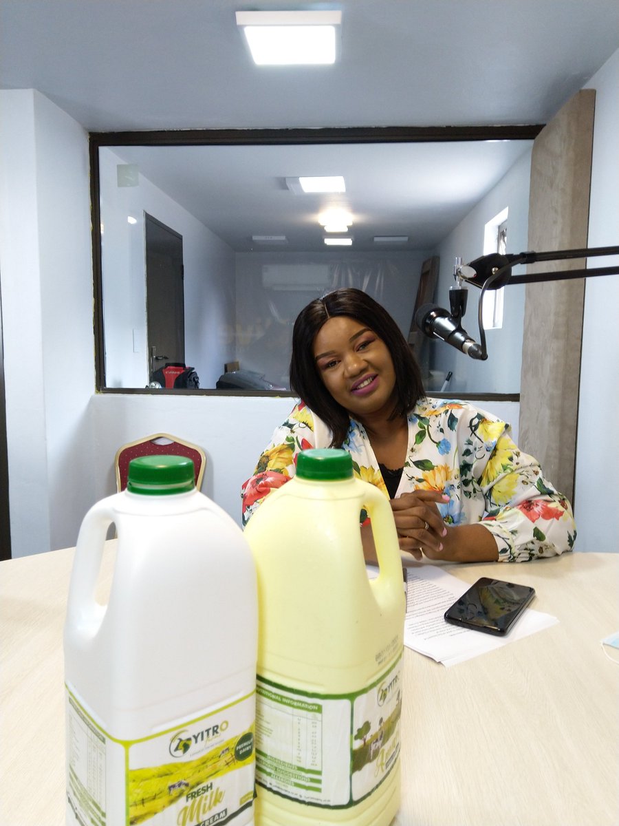 HopeAlive_Radio's tweet photo. Now on our #MosadiMonday we are interviewing Slindile Myeni from YITRO Farms, talking all things YITRO Farms products. Send through your questions for on our ☎️WhatsApp line: 067 153 1089 #HopeAliveRadio stream live; https://t.co/NsqeH8vPlw #MiddayGlory https://t.co/M4vfrNV5WO