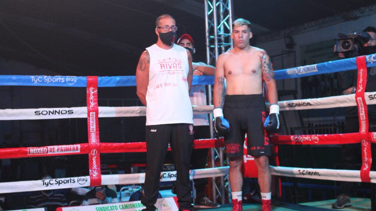 #Huracán🎈 Nicolás Andino venció por puntos a Andrés Tejada

En una velada llevada a cabo en el predio del Sindicato de Camioneros, el boxeador Quemero se impuso en las tarjetas por fallo unánime quitándole así su invicto al pugilista sanjuanino. 

👉 cahuracan.com/2020/11/30/nic…