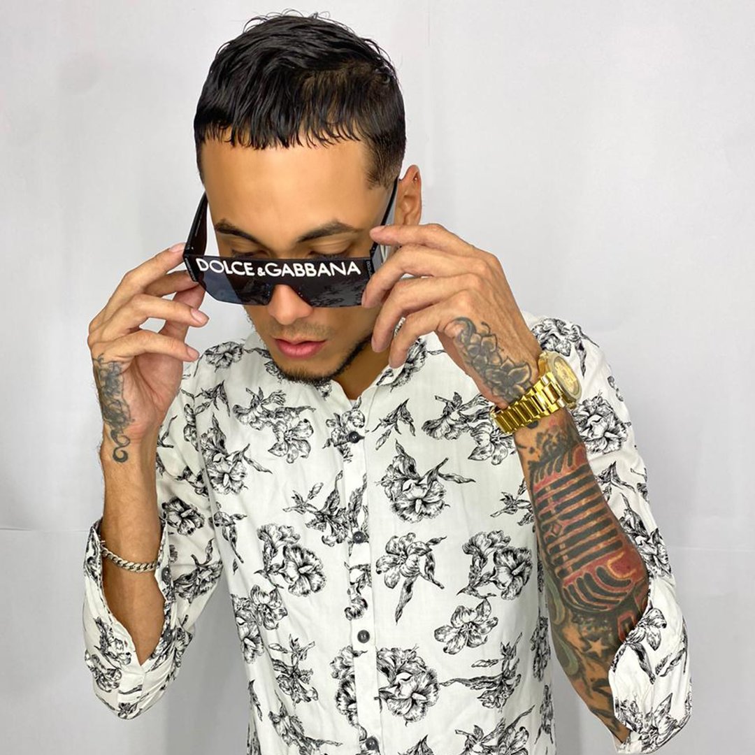 DiloRecords's tweet photo. ¡@papoelmaxx se prepara para iniciar la semana con toda 🔝💥subiéndole full volumen a #SeAcaboTuTiempo
¿Qué esperas tú para hacer lo mismo?
#losqueestanmuyclaros#tiempo #temazo
#latin #musicaespaña #music #reggaetón #weekmusic https://t.co/8ZfSltOoOf