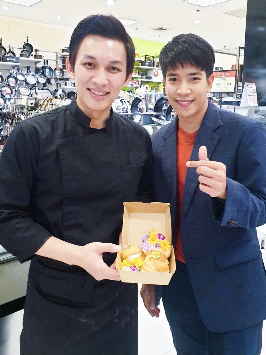 champzwachi's tweet photo. คนหนึ่ง คือ เจ้าชายขนมหวาน
อีกคนหนึ่ง คือ เป็นเบาหวาน😅
#Max #MasterChefThailand X #ChampzWachi 
#CentralAnniversary2020 https://t.co/99Atai6iUm