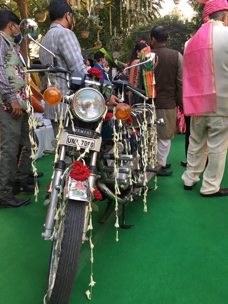 nutsisnitin6's tweet photo. #FirstLove #TrueLove #WeddingBike #BikerLife #Biker #YamahaRX100 #Yamaha #RX100kiSavari #DoliBike #BikerBride https://t.co/IZF1yQNceX