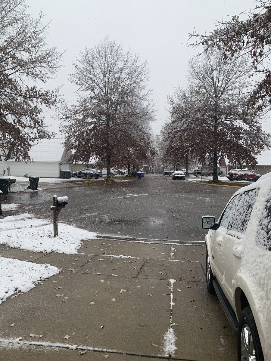 DeSmithLHS's tweet photo. 110% chance of school! #OfficialPrediction https://t.co/dF6NprfdD6