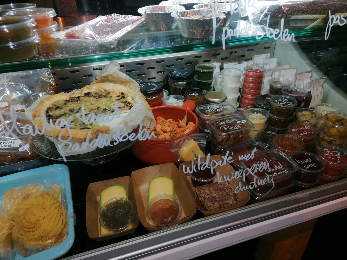 We hebben mooie saté van geit in huis, dat wordt dus deze week Saté Kambing in het vrijdagmenu. #delicatessenleeuwarden #foodtogo #huisgemaakt #liefdeindekeuken #leeuwarden #fryslan #kookatelier  #kooktassen #bijzondervegetarisch #heerlijketen #nowaste dekleynesintjacob.nl/nl/coronacrisis