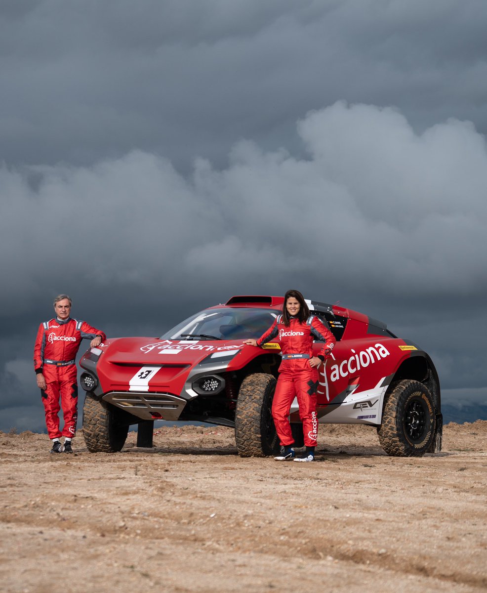 CSainz_oficial's tweet photo. Hard work and preparation is always rewarded. Today, I am thrilled to finally present this fascinating project along with @laiasanz85, @acciona, and @qev_tech: the @accionasainzxeteam that will compete in @extremeelive. https://t.co/de13Oe07wj