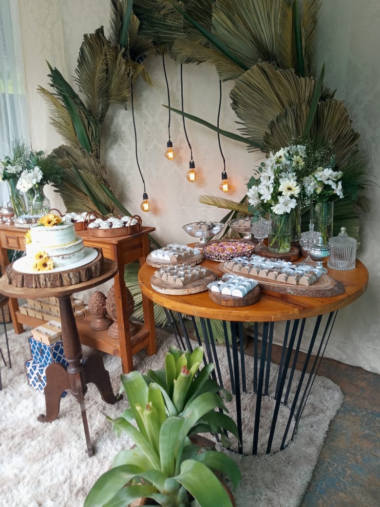 Lucasmoraes3112's tweet photo. E não é que o fim de semana rendeu?
#work #decoracaodefesta #decorador #bodas #minitable https://t.co/hY6fEp1qsP