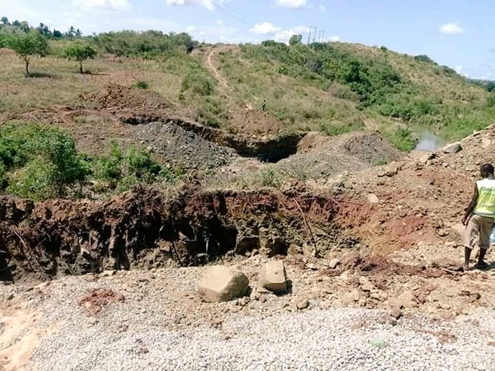 Manuh_Mmoja's tweet photo. Why take more time in completing such an important facility @ForumKilifi @FimboYouth @ActvistaK @dzoro_george @inamohaa @mweta_jimmy @NdaaShevy @jilanishmat
#CompleteMuhomkuluBridge https://t.co/V8x4NG00ZH