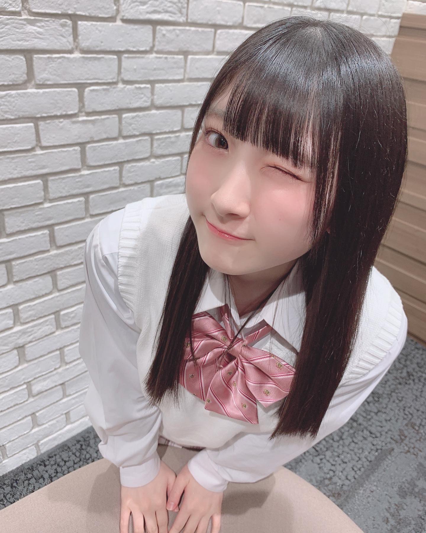 Amazon.co.jp: ノイミー 直筆チェキ 櫻井もも VZEC : おもちゃ