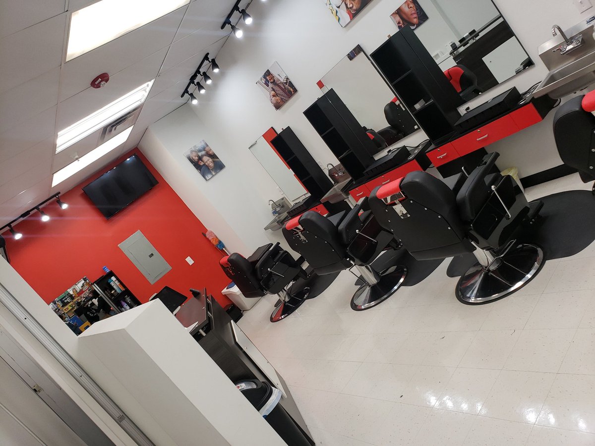GASTONIA...IT'S UP! Lucky Spot Barbershop is open today, located at 3000 E. Franklin Blvd!! We are open and accepting walk-ins!
 #TeamLuckySpot #herewegrowagain #SystemsWinChampionships #walmartbarbershopGastonia #walmart #walmartbarbershop #gastonia #gastoniabarbershop