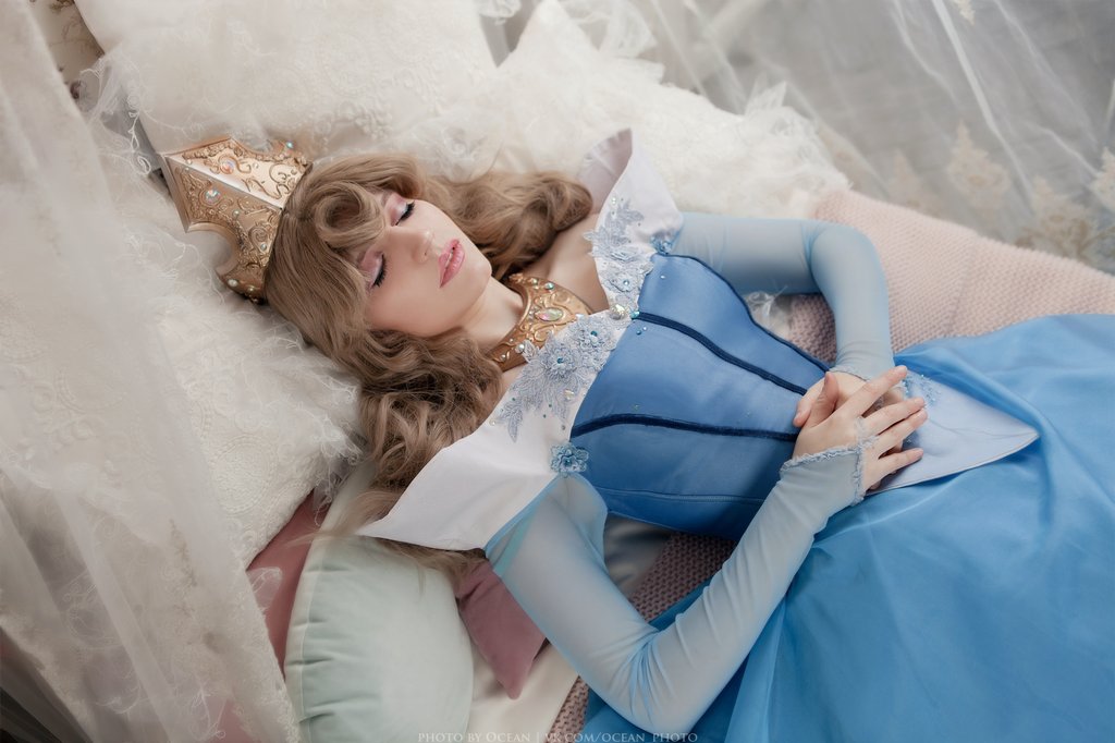 I know you
I walked with you once upon a dream
I know you
The gleam in your eyes is so familiar a gleam
Aurora (Sleeping beauty) 
Ph:/ <a href="/PhotoByOcean/">Photo by Ocean</a>
#cosplay #SleepingBeauty #aurora #auroracosplay #disneycosplay