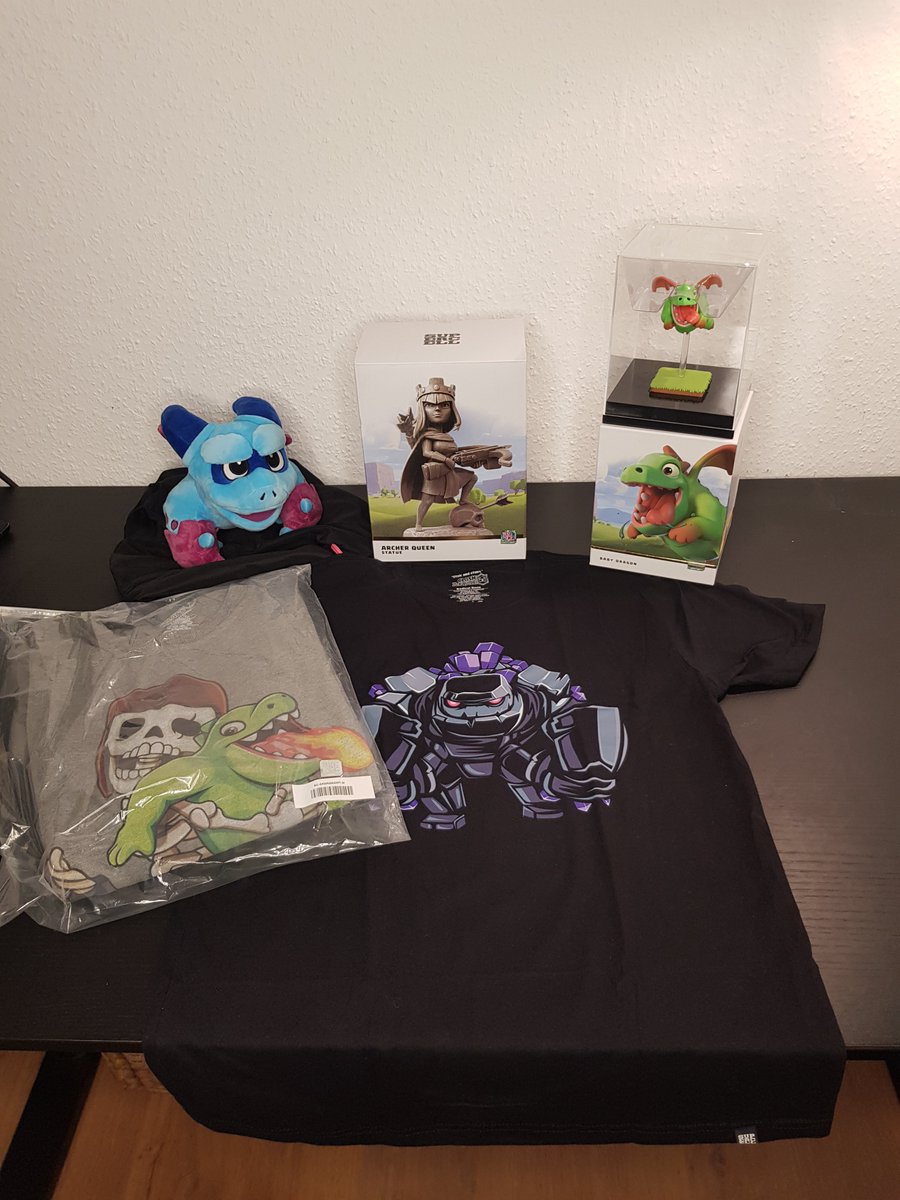 #ClashWorlds Giveaway 💥💥

Thank you for 4k Followers❤

One winner will receive these 5 Clash Merchandises🤩

To enter the Giveaway:

1. Follow me <a href="/BummCoc/">BuMm_CoC</a> 
2. Like &amp; Retweet 🔄
3. Tag 2 Friends 👫

I will pick the winner on 04.12🥳