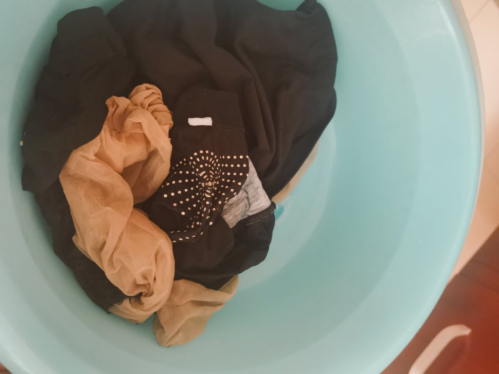 翻了翻老照片，刚好是这几双对吧，还有当时热乎丝袜和内内的哦