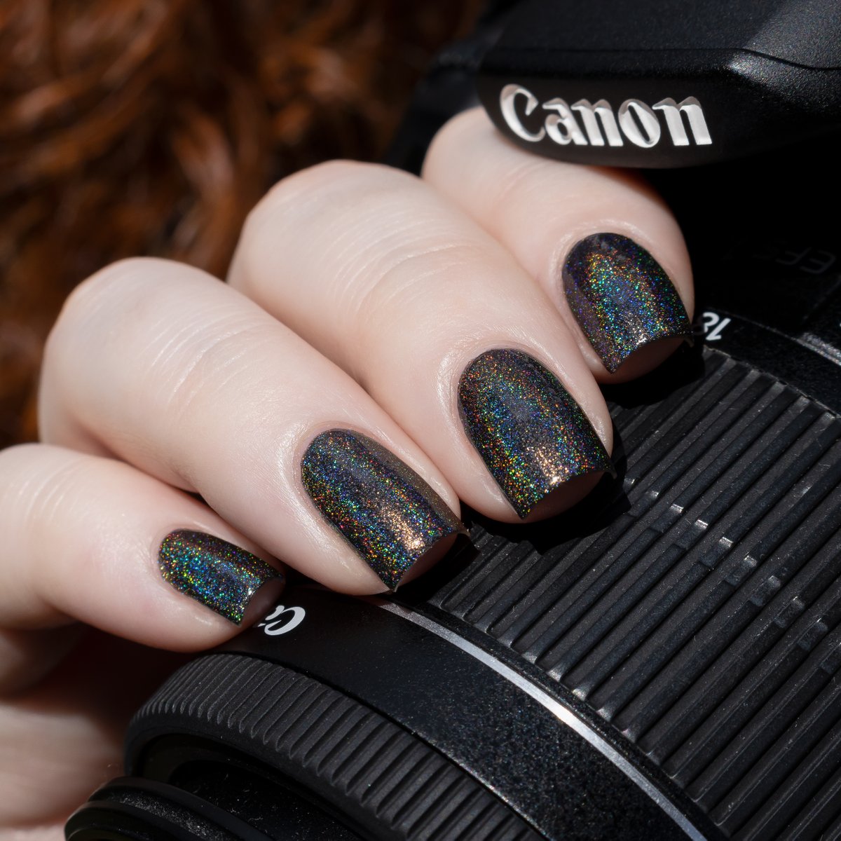 It's hard not to lose 'Focus' while admiring a fresh mani! 🤩📸 
💅 <a href="/nails_by_erin/">Erin</a>