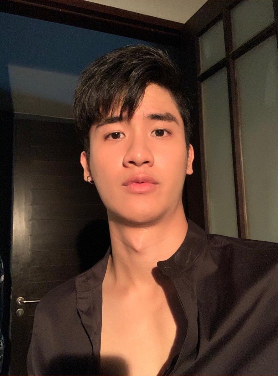 tetawanvi's tweet photo. 𝗯𝗹𝗮𝗰𝗸, 𝘀𝘂𝗻 𝗸𝗶𝘀𝘀𝗲𝗱🖤✨—

[#blsd #blselcaday #TayTawan] https://t.co/JEWDvhl2cH