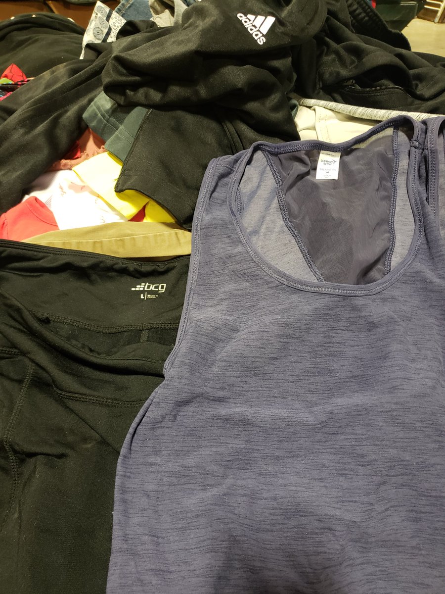ThinkBigMo's tweet photo. For more information about the December 5th clothing sale, go to: https://t.co/lybBLQo3VJ    Here are some preview photos for you! https://t.co/tfV5mWqwUR