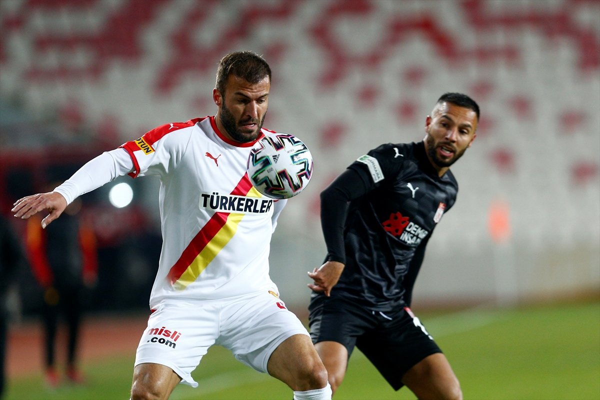 MS: Sivasspor 0-1 Göztepe
MS: Kayserispor 0-0 Karagümrük https://t.co/ceuMsjBJ9q