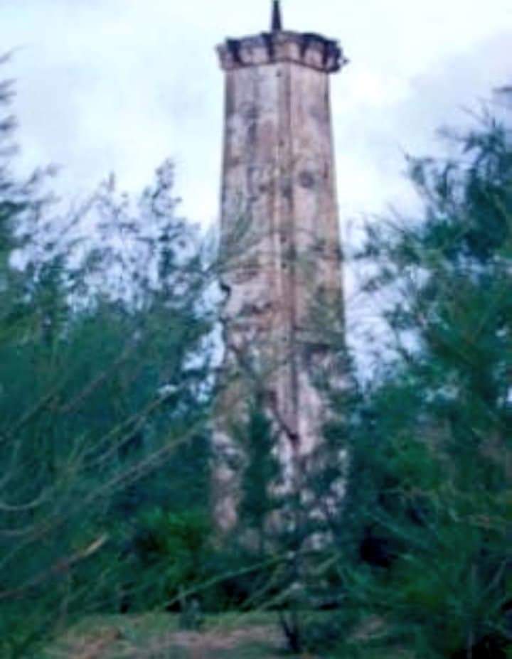 * ଏଠାରେ M.S‌ Simpson Brother's, Stepson and Nixon and co, Willson and co, ମହମ୍ମଦ ଆବି ଅଲ୍ଲୀ,କେ .ସି କାଶୀ ସୁବୁଦ୍ଧି, ଏଲ୍.ଚନ୍ଦ୍ରରାଜୁ,କେ.,ନାଗେୟା ରେଡ୍ଡୀ,ଙ୍କ ଜାହାଜୀ କାରବାର ଏଠି ଚାଲିଥିଲା।(3/8)