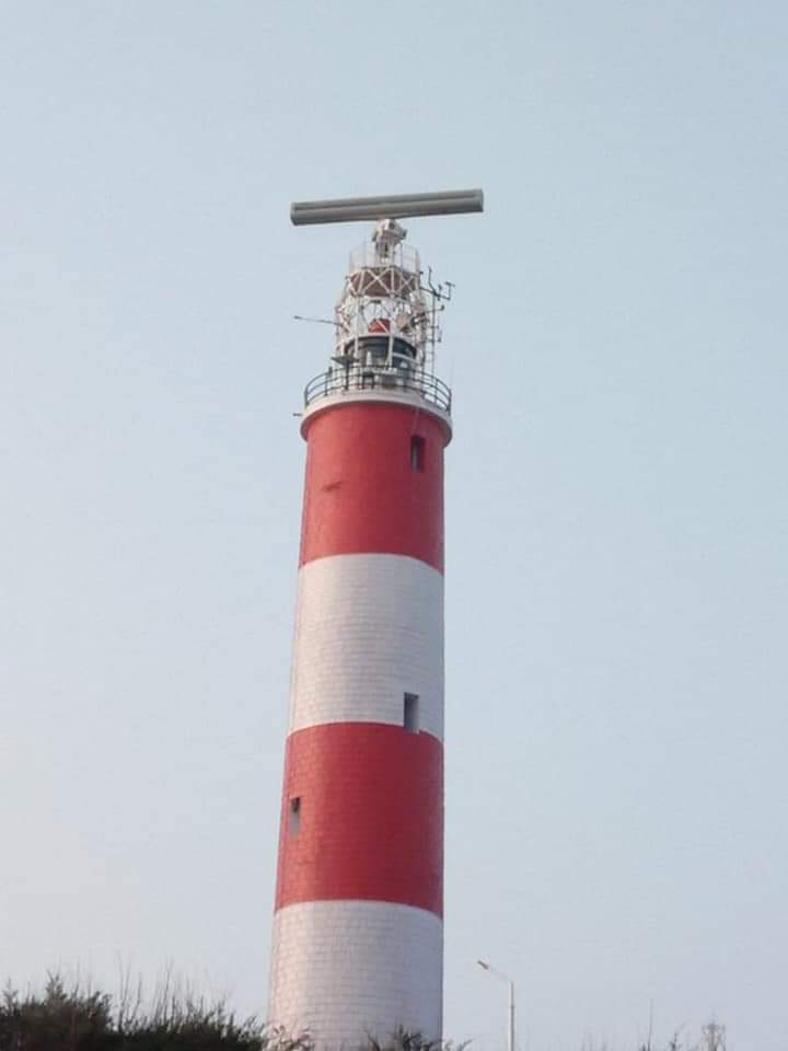 * ଦ୍ବିତୀୟ ବିଶ୍ବଯୁଦ୍ଧ ବେଳେ,1945 ମସିହାରେ ଗୋପାଳପୁର ବନ୍ଦର ଉପରେ ଜାପାନ ବାରମ୍ବାର ବୋମାମାଡ କରିଥିଲା, ଏଣୁ ବ୍ରିଟିଶ ପ୍ରଶାସନ ଏହି ବନ୍ଦର କୁ ବନ୍ଦ କରିଦେଲେ।(6/8)