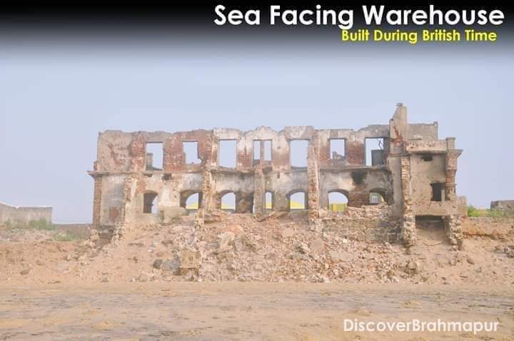 * ଗୋପାଳପୁର ଏକ ପ୍ରସିଦ୍ଧ ବନ୍ଦର ଏବଂ ପର୍ଯ୍ୟଟନ କେନ୍ଦ୍ର ହୋଇଥିବାରୁ ଏଠାରେ ଆନ୍ତର୍ଜାତିକ ହୋଟେଲ, ଏବଂ ନେପାଳ, କାଶ୍ମୀର,ଗୋଆଲିଅର, ମହୀଶୂର, ବେଙ୍ଗାଲ୍, ମଧ୍ୟଭାରତୀୟ, ରାଜା ମହାରାଜା ଙ୍କ ପେଲେସ୍, ବଙ୍ଗଳା ଆଦି ରହିଥିଲା।*ଅନେକ ବିଦେଶୀ ଙ୍କ ବଙ୍ଗଳା ମଧ୍ୟ ଥିଲା,ସେ ସବୁ ର ଅବଶେଷ ‌ଆଜି ବି ରହିଛି।(7/8)