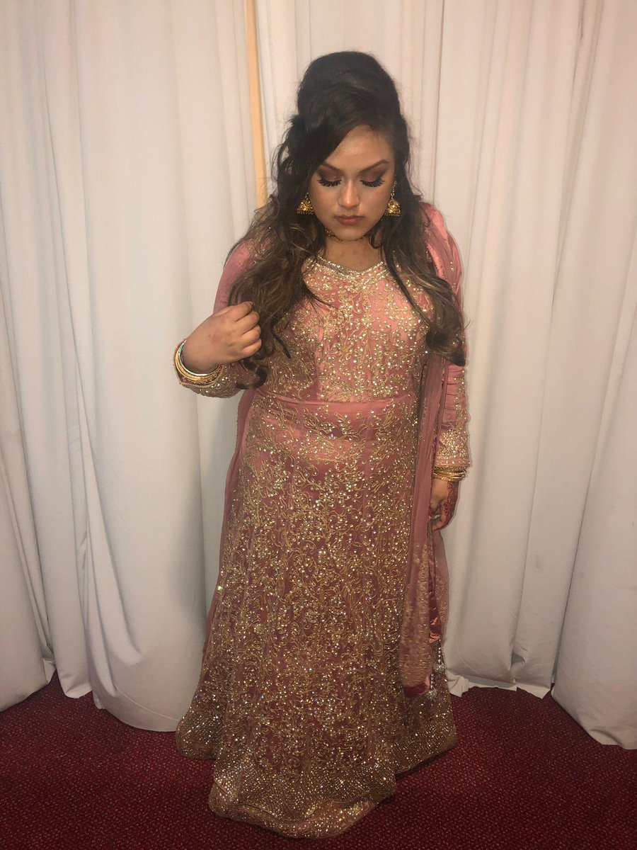 adihuohtx's tweet photo. A picture in ✨Pink✨ for @OfficialPLT #PLTPINKMONDAY https://t.co/Zq9oAS7a9o