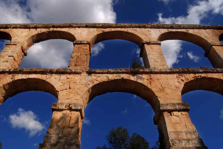 🏛 L’IMET reflexiona sobre la relació entre patrimoni a la ciutat educadora.

👉🏻 Es tracta d’una xerrada virtual en el marc de XX aniversari de la declaració del conjunt arqueològic de Tàrraco.

ℹ️ ow.ly/VZ8M30rmnNW
📸 Manel R. Granell