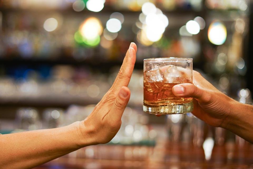 THEMMEXCHANGE's tweet photo. Cannabis As Harm Reduction? Study Shows Patients Who Use It Drink Less Alcohol  

https://t.co/0khqoE5IS6  #MME #marijuana #cannabis #Alcohol https://t.co/8XcT8kp1tQ