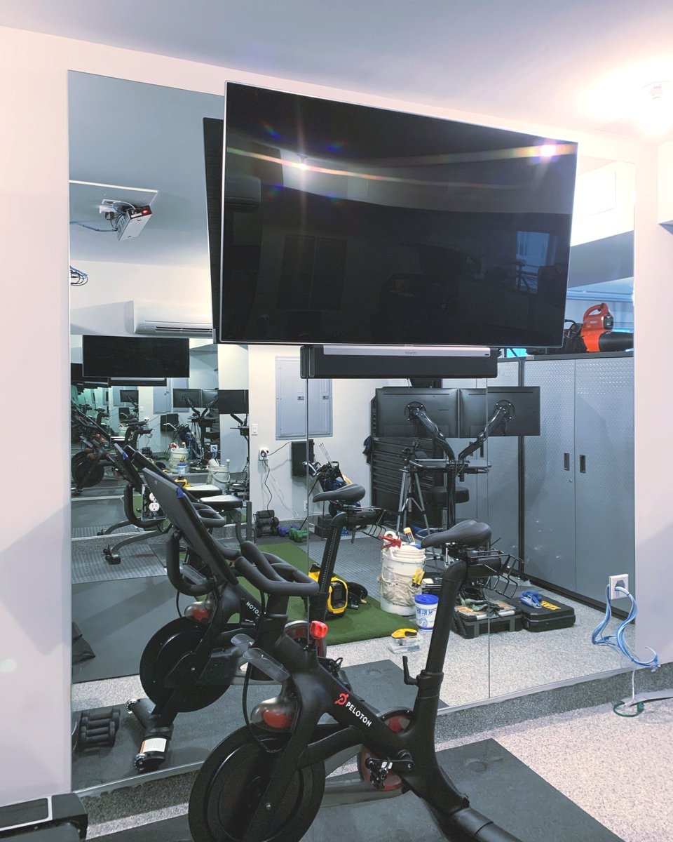 _GoGlass's tweet image. Is your home gym Monday ready? We install mirrors for every room and every size! Call us at 800.746.4527! #GoGlass #mirrors
