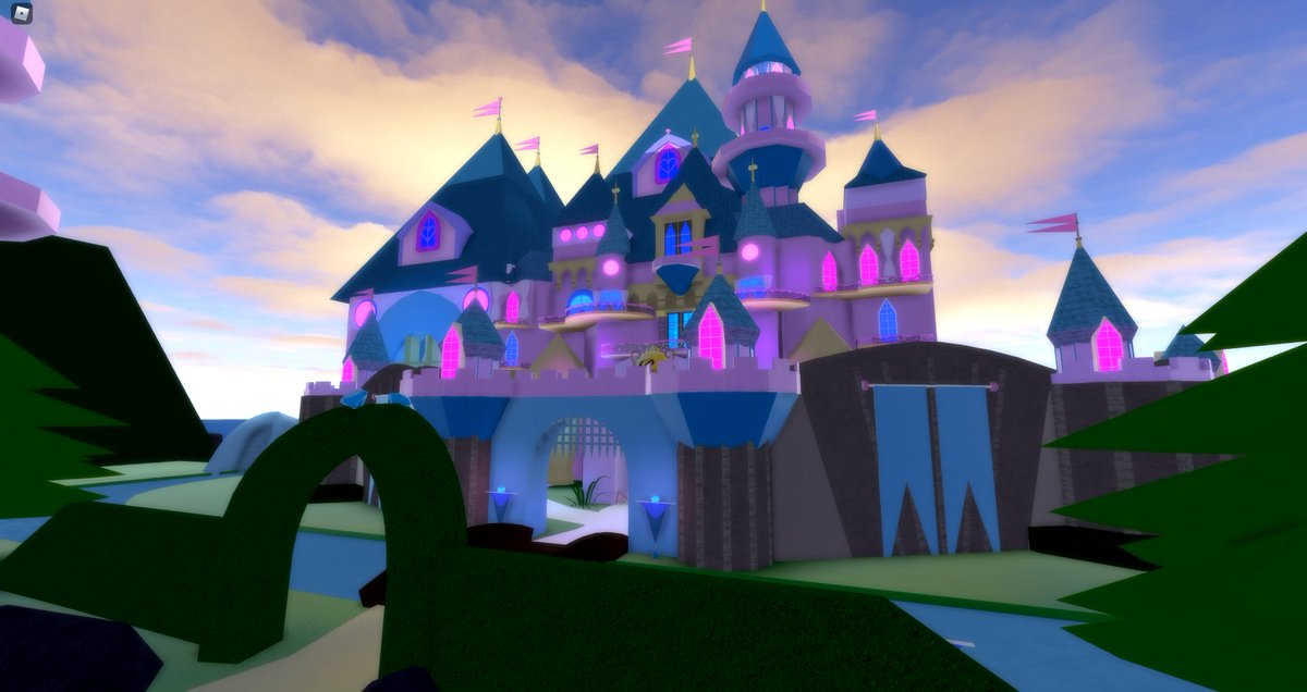 StarOrcario's tweet photo. HELLO RHTC!
seeing as the new school is coming soon, i'd like to bring the community back together...

the world record egg brought instagram together, so can the soon-to-be old RH castle bring us together?

make THIS the most liked tweet in the RHTC!!!
RT! LIKE! COMMENT! https://t.co/ugT7pfpte6