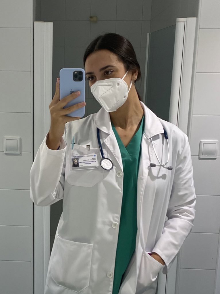 sofialiebanas23's tweet photo. El día más feliz de mi vida, cuando te ves haciendo tu puto sueño desde que tienes uso de razón 🩺❤️ https://t.co/QIVc4why5i