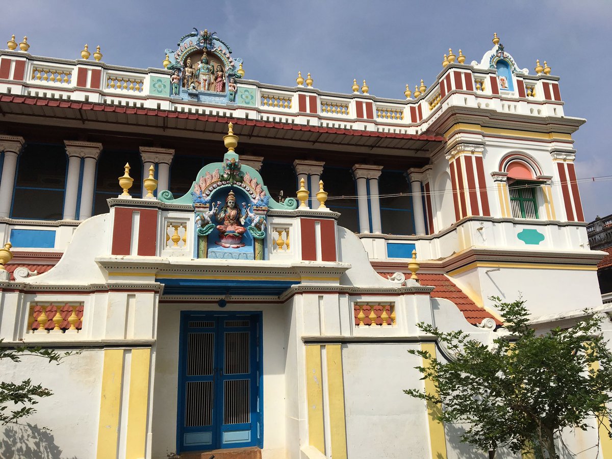 KaveriThiyagara's tweet photo. @sittybitty @KiranKS #Chettinad is place where both Rajas Kings and common people peasants live in mansions.
Here are Gates of #Chettinad #Chettiars mansions. https://t.co/GX7Hx8CT5N