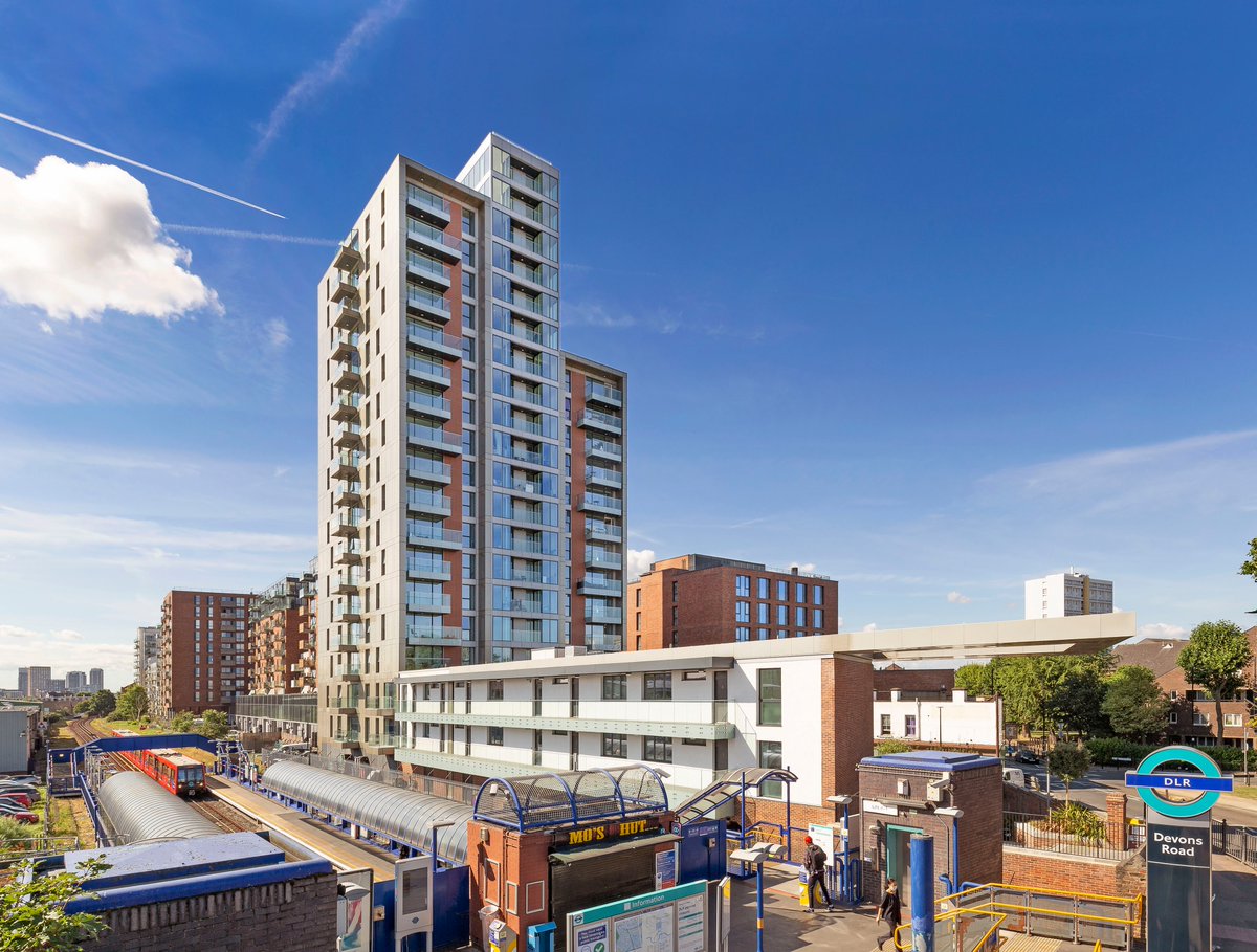 KSS_Group's tweet photo. We are delighted that our project at Lime Quarter in East London won two awards @What_House Awards. #BestPartnershipAward and #BestMixedUseDevelopment with @teamvistryp @NewlonHT #Whathouseawards2020 https://t.co/lh3IPmYZC0