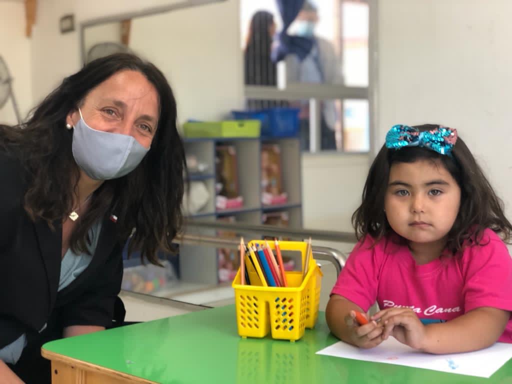 Estamos de Aniversario! Hoy, más que nunca, quiero agradecer a todos y cada uno de los funcionarios y funcionarias del <a href="/Mineduc/">Ministerio de Educación</a> que se han esforzado al máximo para seguir acompañado a las familias en este difícil tiempo de pandemia.