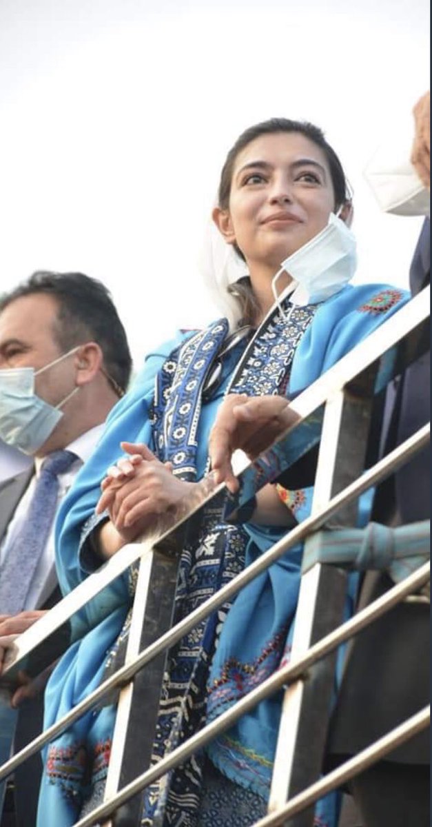 Ali__Khan__110's tweet photo. مریم نواز  تیرا اEND ہو گیا ہے اب نوجوان لیڈر آ گئی ہے۔۔۔۔ اب تیری پلاسٹک سرجری والے بوتھڑے کی کوئی ضرورت نہیں۔۔۔ 😆😆 https://t.co/3IRZlZ2XIp