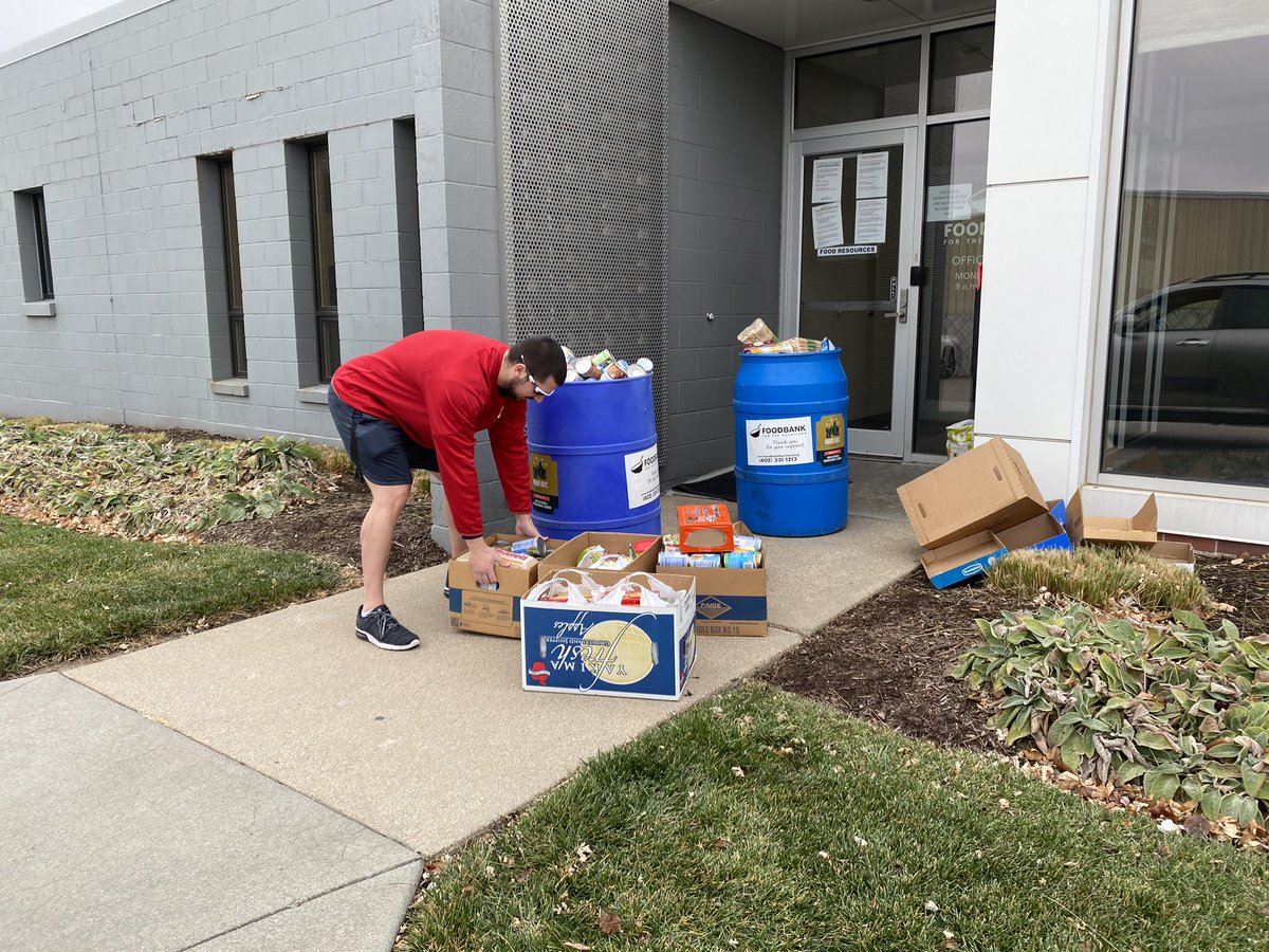 gvbacademy's tweet image. Congrats to the winners of our annual Food Drive benefiting the @Food4Heartland organization!

Jamisyn K (1st)  
Claire C (2nd) 
Joey V (3rd)

Special thanks to ALL of those who donated. With your help we were able to donate over 450 lbs of items! 

#GivingBackTogether