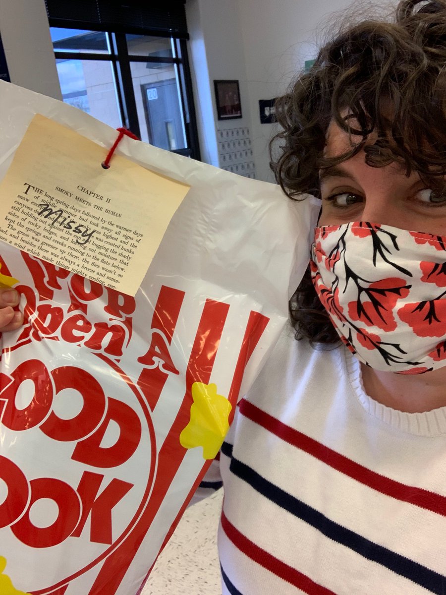 We have the best librarians in the world! A personalized “subscription box” Library Loot Bag with books chosen based on my preferences. Plus cute extras! Love our @LibertyHSLib ❤️📚