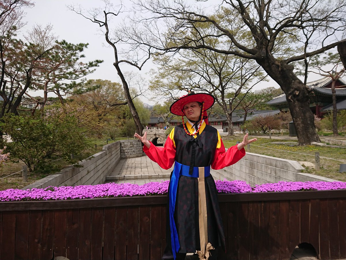 I want to come back to Korea because I want to wear a Hanbok again while touring the castles #SamaKaSaKorea <a href="/AkoSiKatOK/">ʇɐʞısoʞɐ ♧</a>