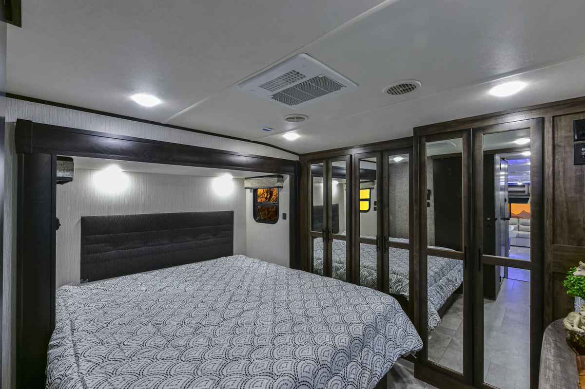 Look what's arriving soon at BRV. The Heartland ElkRidge 37BAR. Affordable luxury. Absolutely beautiful 5th wheel. Bar w/ wraparound counter, stools, wine cooler, and sink. All season RV. 3-year warranty. Reserve it with a $500 deposit. bit.ly/3o4fu5m