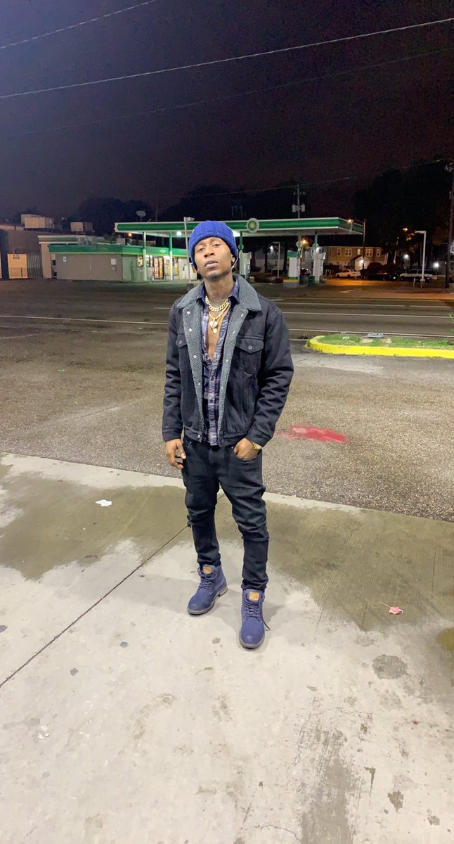 GlizzyBang5's tweet photo. Tap Tap TAP IN🔵 https://t.co/vZl9pChbaA